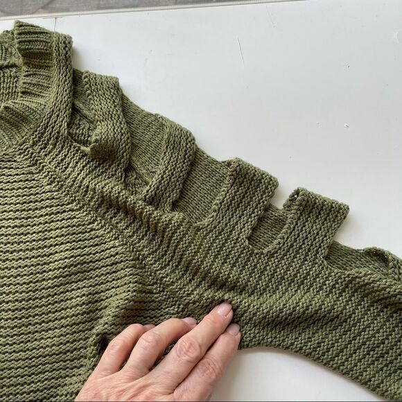 B_Envied Keyhole Sleeved Sweater Tunic - Large‎ - Picture 7 of 9